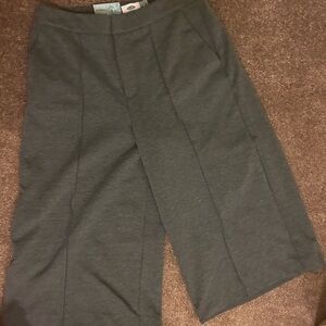 Gray wide leg skirt, pants, Old Navy size 6 new tags
